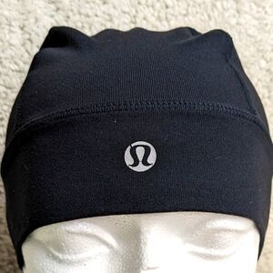 Lululemon Brisk Run Toque All  black In GREAT used condition